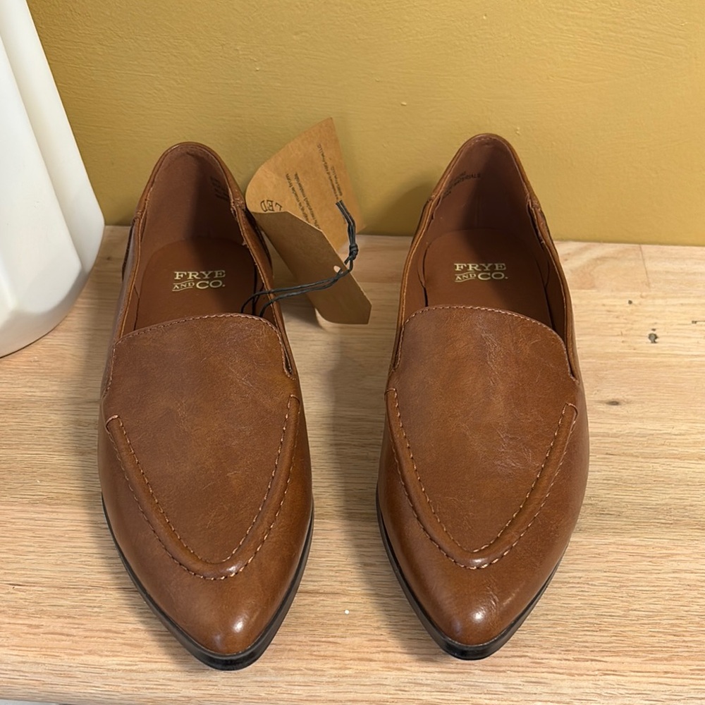 Elegant Brown Loafers with Minimalist Designshoes for women size 6.5 and 8.5